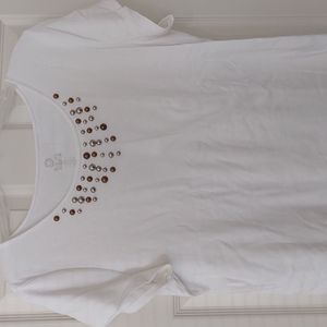 White beaded shirt by Ruby Rd. In size XL